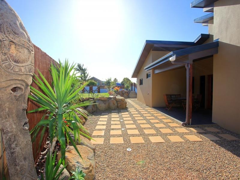 1 Plymouth Street, Bargara QLD 4670