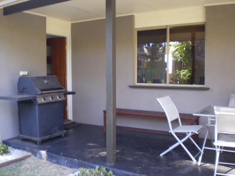 8 Oceanview Street, Bargara QLD 4670