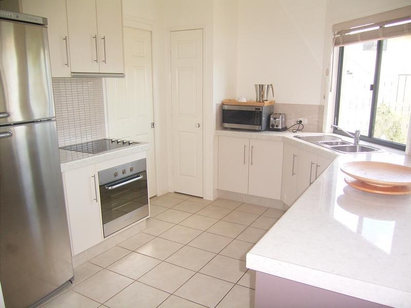 2/54 Johnson Street, Bargara QLD 4670
