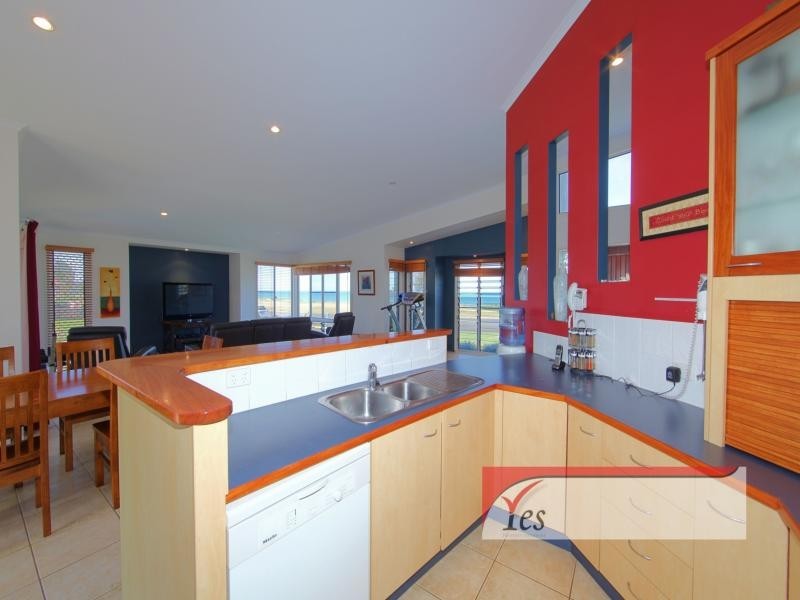 151 Barolin Esplanade, Coral Cove QLD 4670
