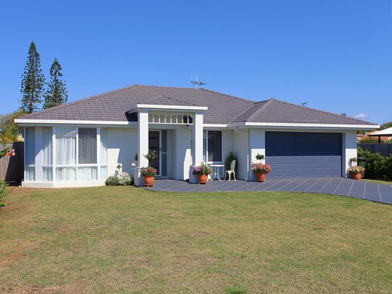 5 Whale Court, Bargara QLD 4670