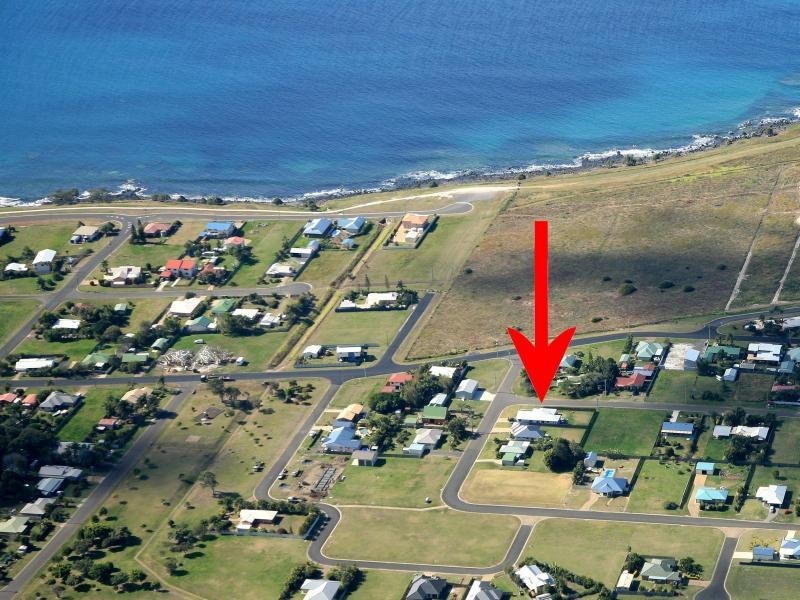 5 Cove Street, Burnett Heads QLD 4670