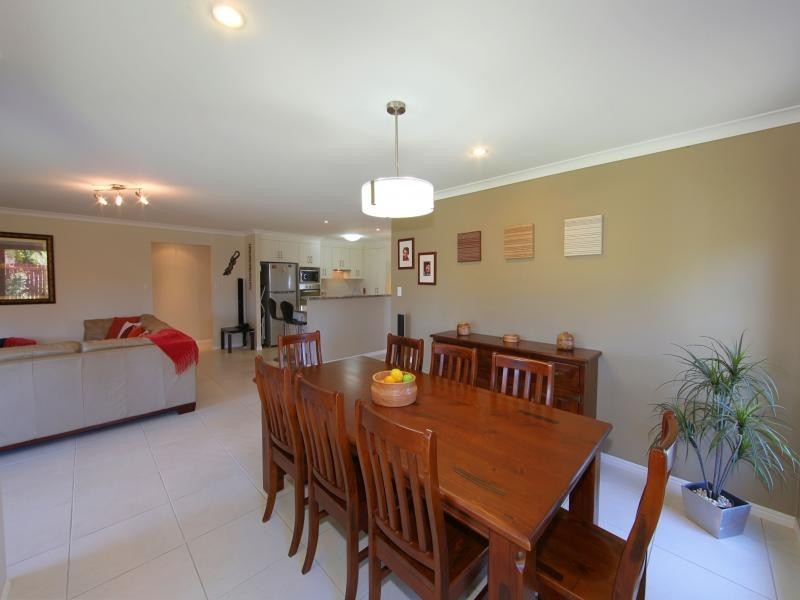 5 Cove Street, Burnett Heads QLD 4670