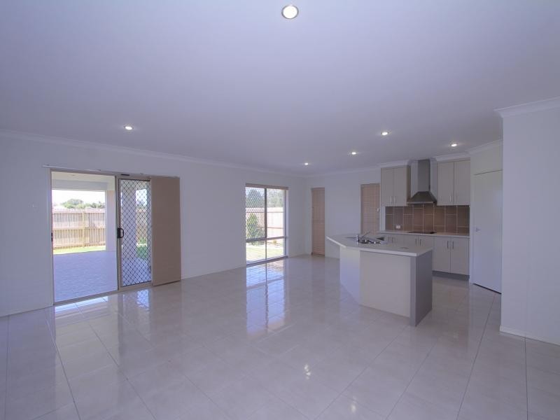 72 Davidson Street, Bargara QLD 4670