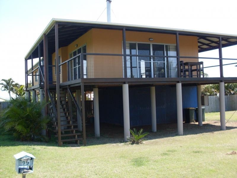 99 Barolin Esplanade, Coral Cove QLD 4670