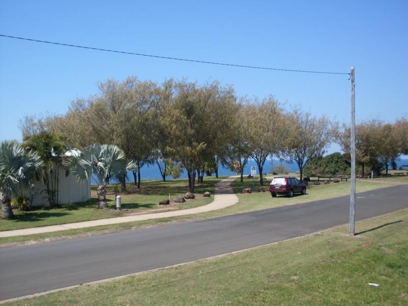 99 Barolin Esplanade, Coral Cove QLD 4670