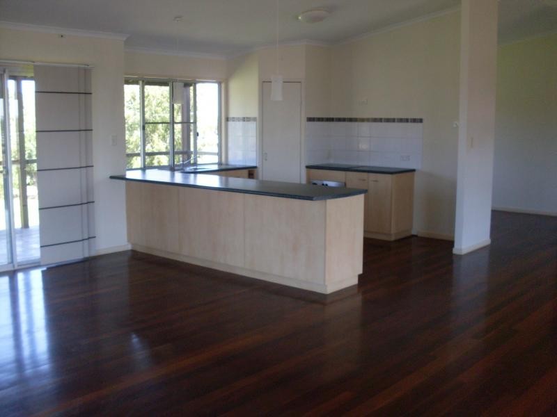 99 Barolin Esplanade, Coral Cove QLD 4670