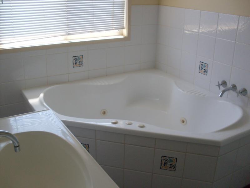 99 Barolin Esplanade, Coral Cove QLD 4670