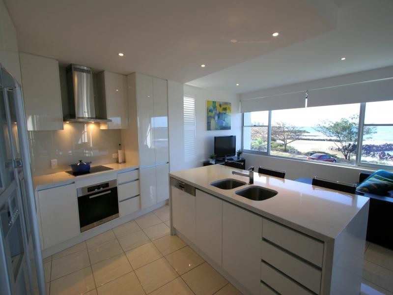 2/33 Esplanade, Bargara QLD 4670