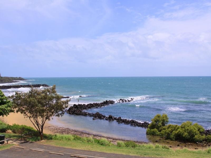 2/33 Esplanade, Bargara QLD 4670