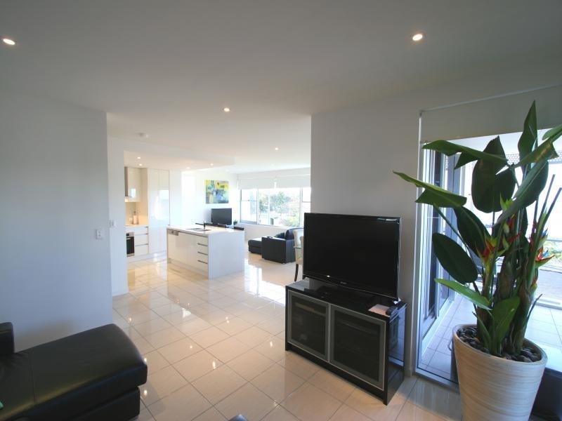 2/33 Esplanade, Bargara QLD 4670