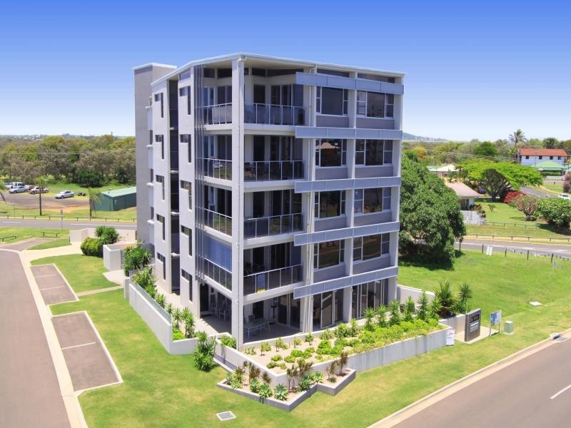 2/33 Esplanade, Bargara QLD 4670
