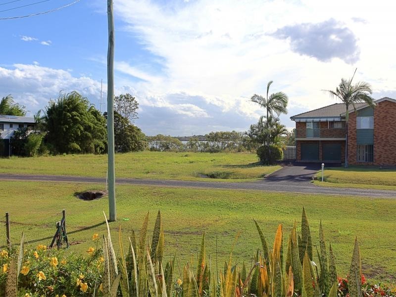 3 Corser Street, Burnett Heads QLD 4670