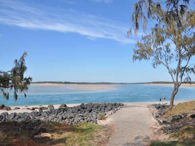 156 The Esplanade, Elliott Heads QLD 4670