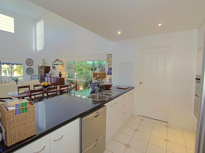 73 Fairway Dr, Bargara QLD 4670