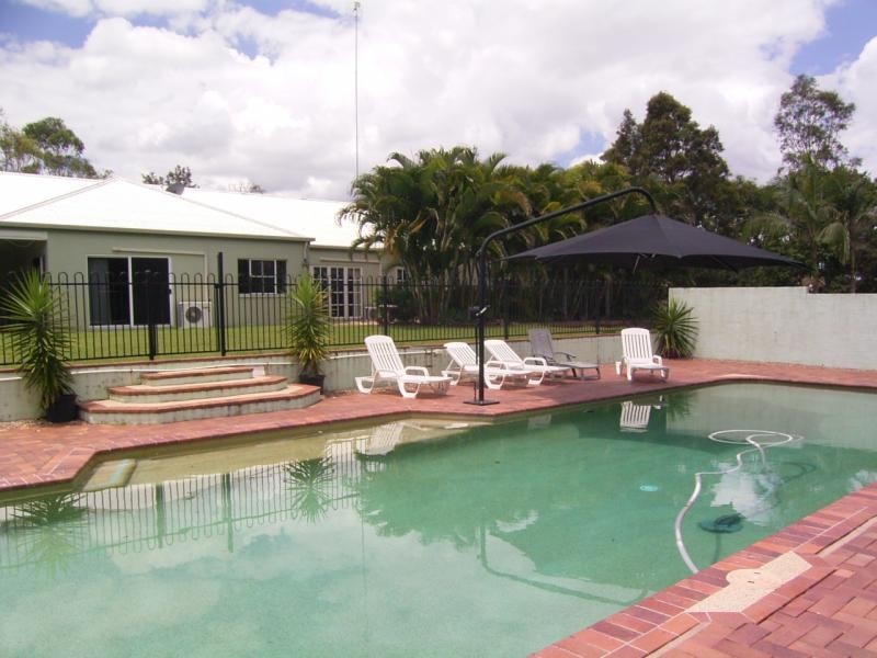 11 Daveys Drive, Branyan QLD 4670