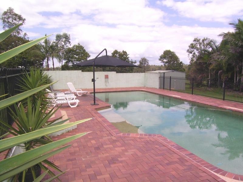 11 Daveys Drive, Branyan QLD 4670