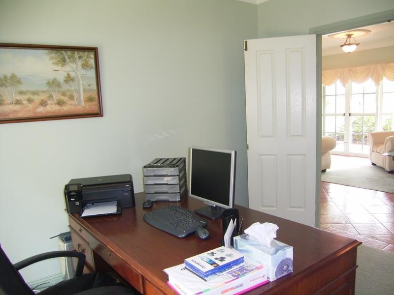 11 Daveys Drive, Branyan QLD 4670