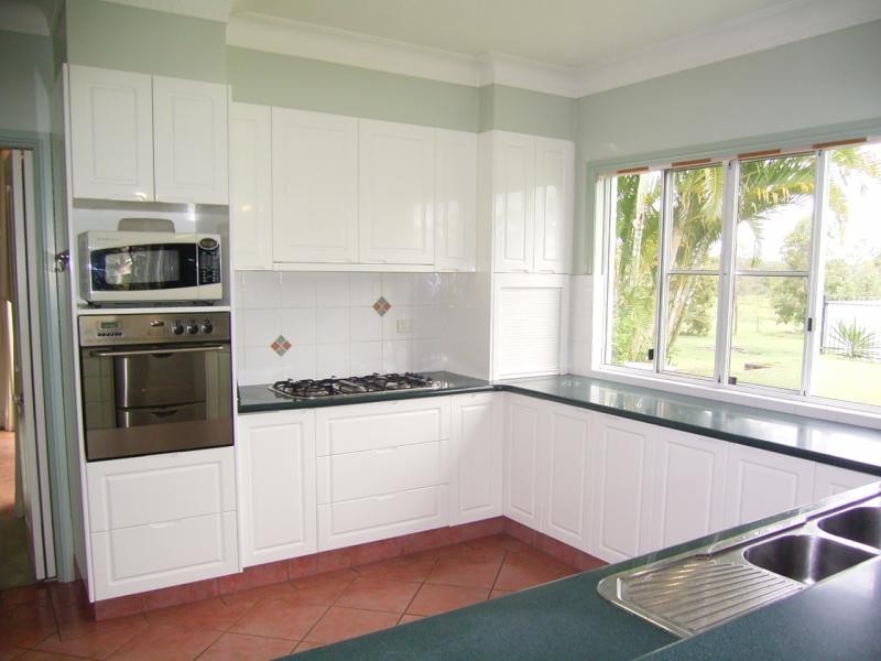 11 Daveys Drive, Branyan QLD 4670