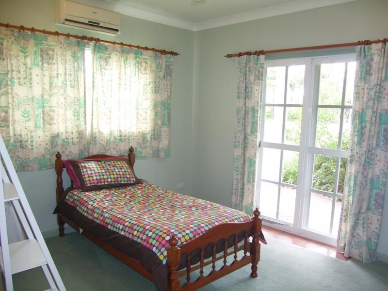 11 Daveys Drive, Branyan QLD 4670