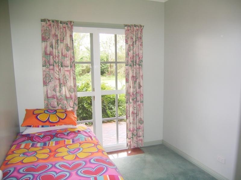 11 Daveys Drive, Branyan QLD 4670