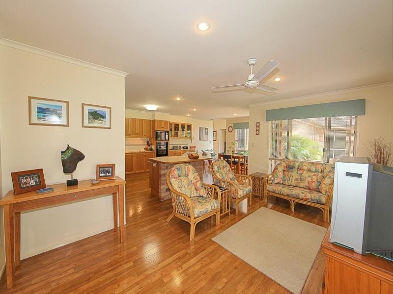 7 Cockatoo Crescent, Gooburrum QLD 4670
