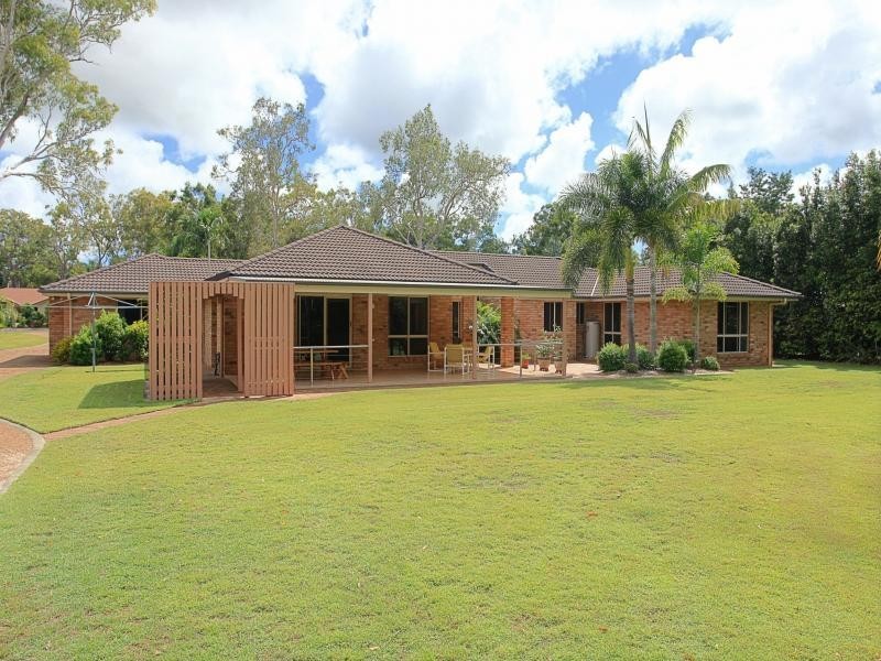 7 Cockatoo Crescent, Gooburrum QLD 4670