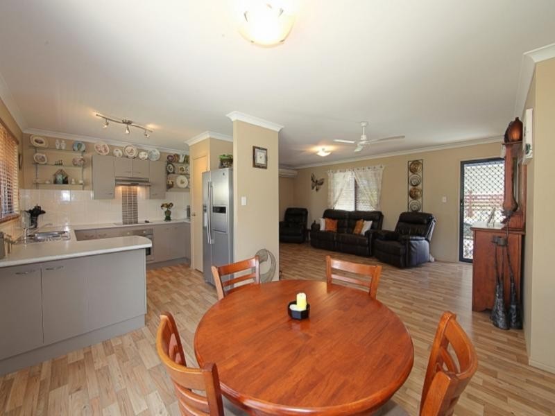 5 Bernborough Bvd, Branyan QLD 4670