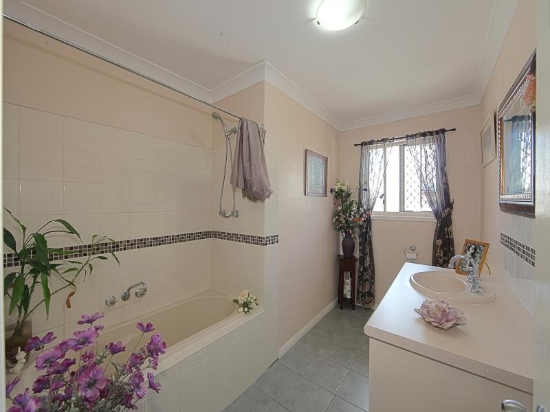 6 Tori Place, Innes Park QLD 4670