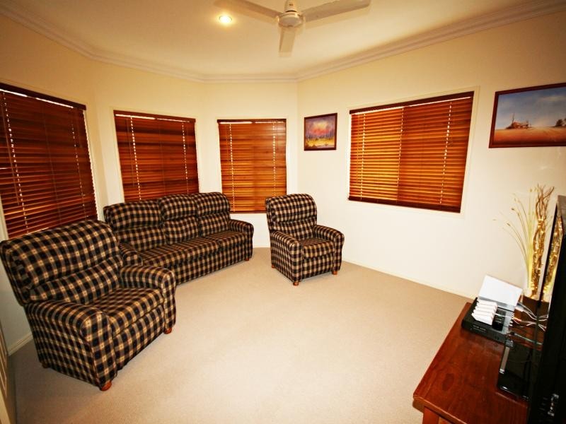 5 Francis Place, Innes Park QLD 4670