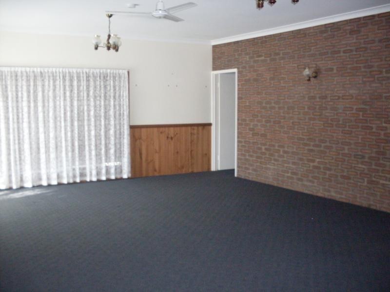 4 Martins Road, Gooburrum QLD 4670