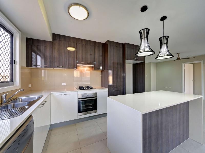 1 /24 Masthead Drive, Bargara QLD 4670