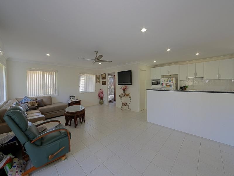 18 Marian Street, Coral Cove QLD 4670