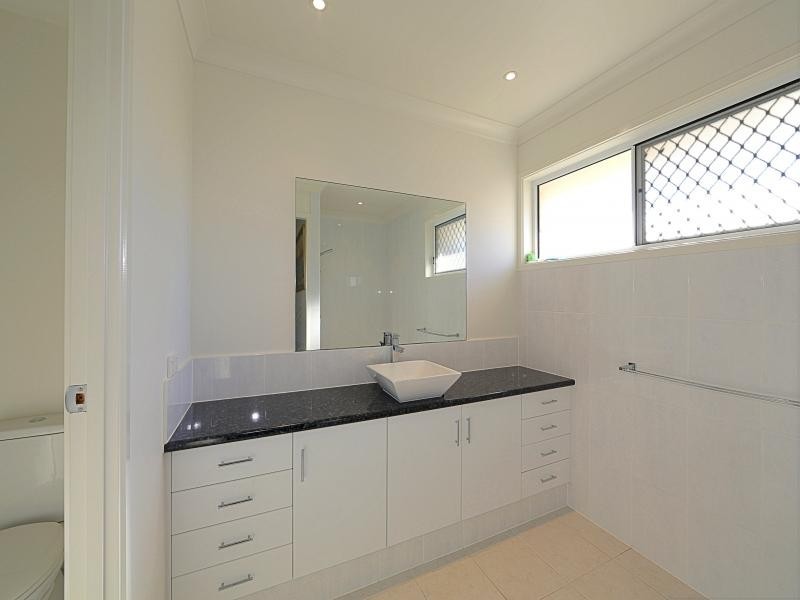 18 Marian Street, Coral Cove QLD 4670