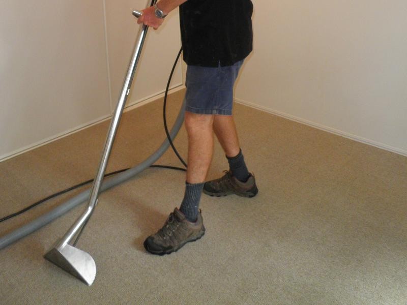 18 Bisdee Street, Coral Cove QLD 4670