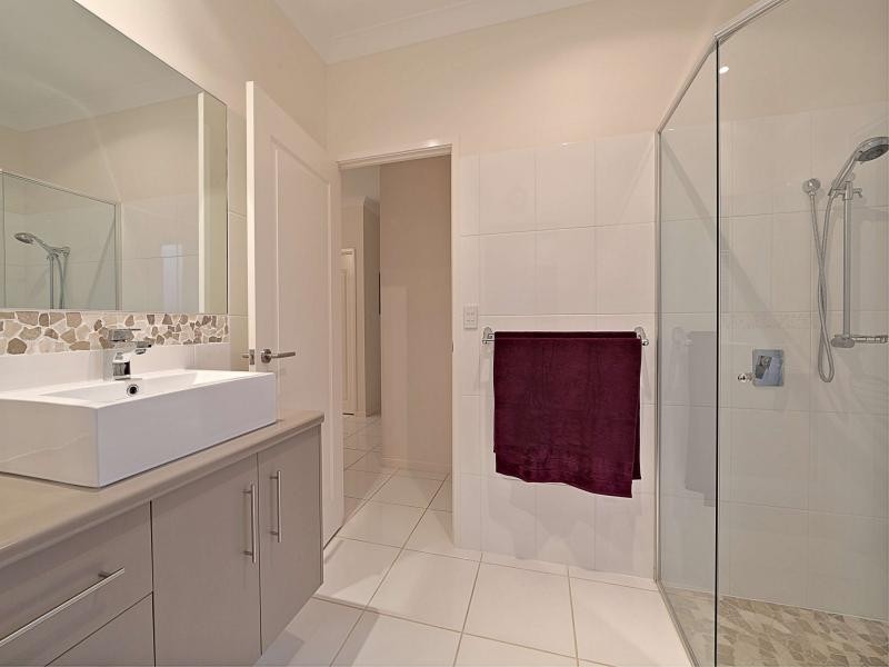 31 Emperor Drive, Elliott Heads QLD 4670