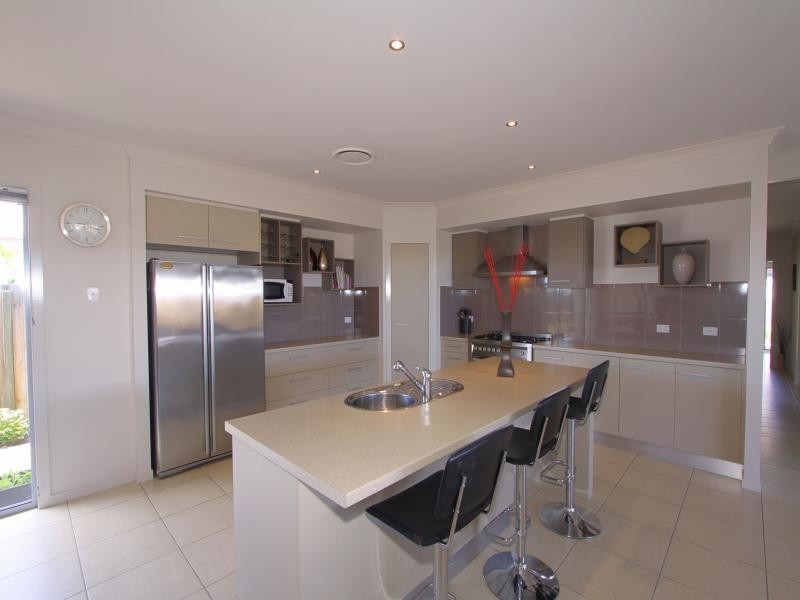 2 Parkside Parade, Bargara QLD 4670