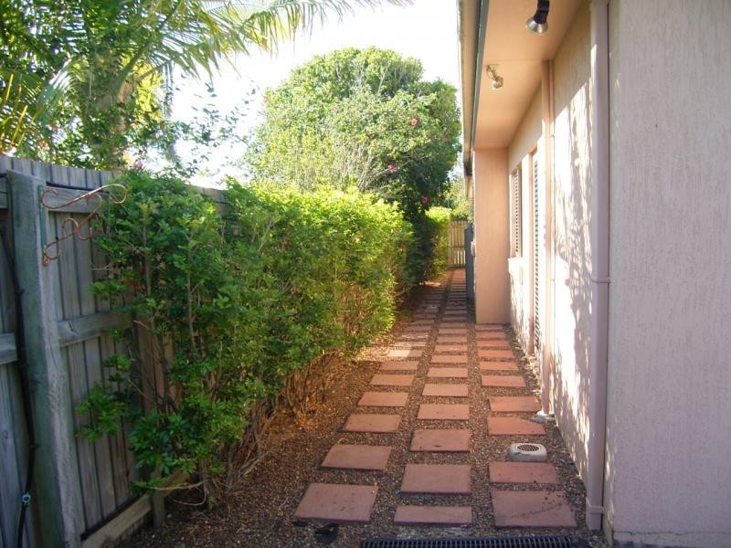 8 Coral Court, Bargara QLD 4670