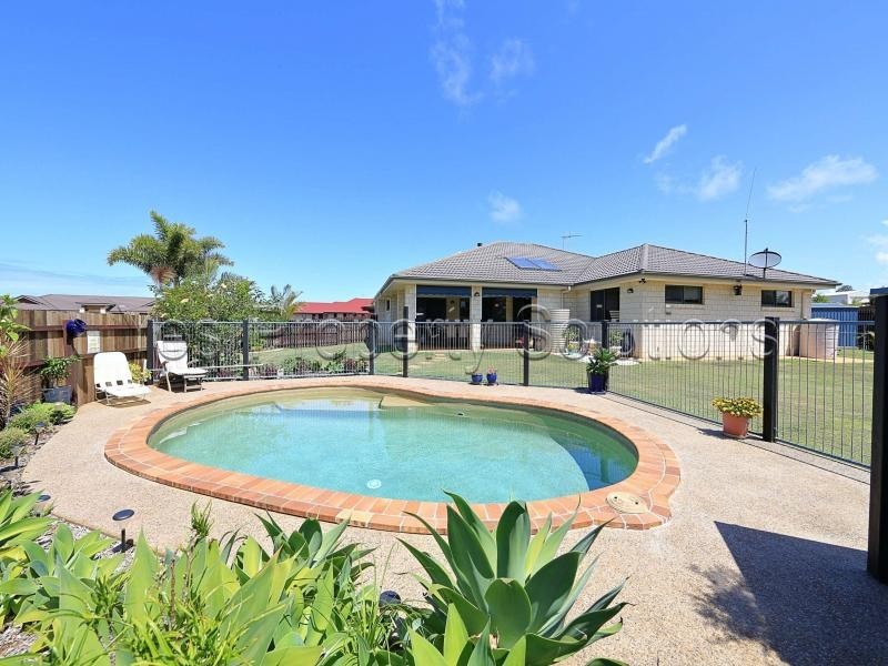 1 Meleisha Place, Coral Cove QLD 4670