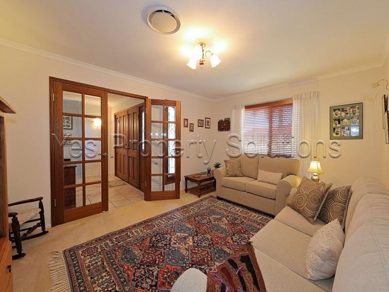 1 Meleisha Place, Coral Cove QLD 4670