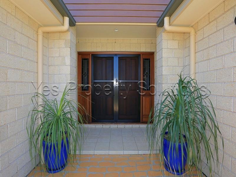 1 Meleisha Place, Coral Cove QLD 4670