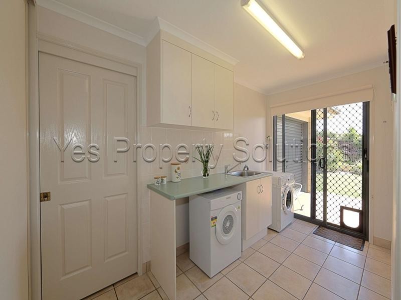 1 Meleisha Place, Coral Cove QLD 4670