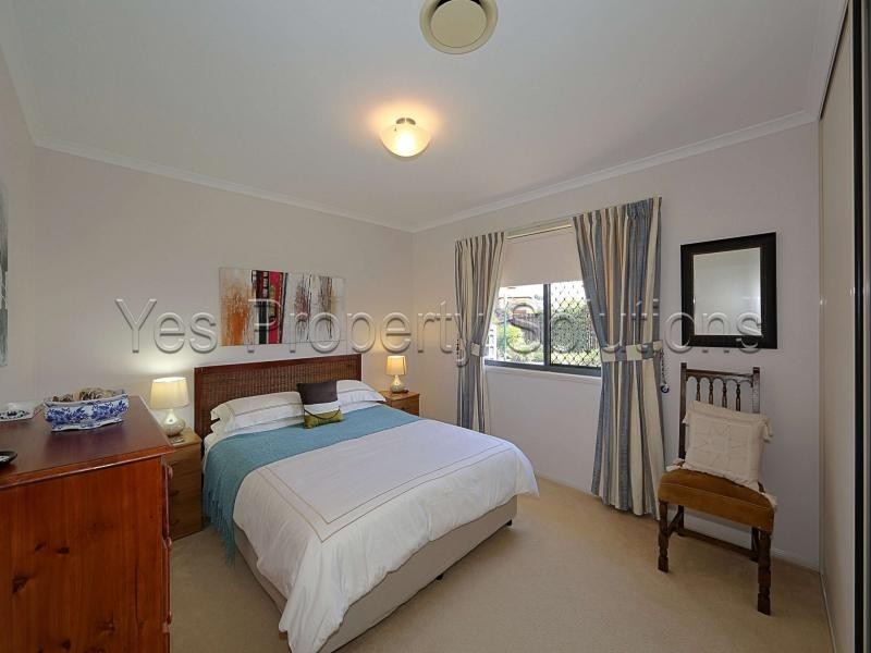 1 Meleisha Place, Coral Cove QLD 4670