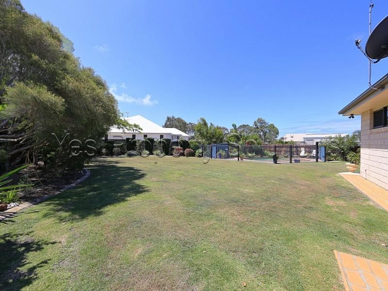 1 Meleisha Place, Coral Cove QLD 4670
