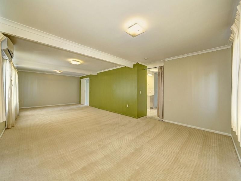 124 Elliott Heads Rd, Avenell Heights QLD 4670