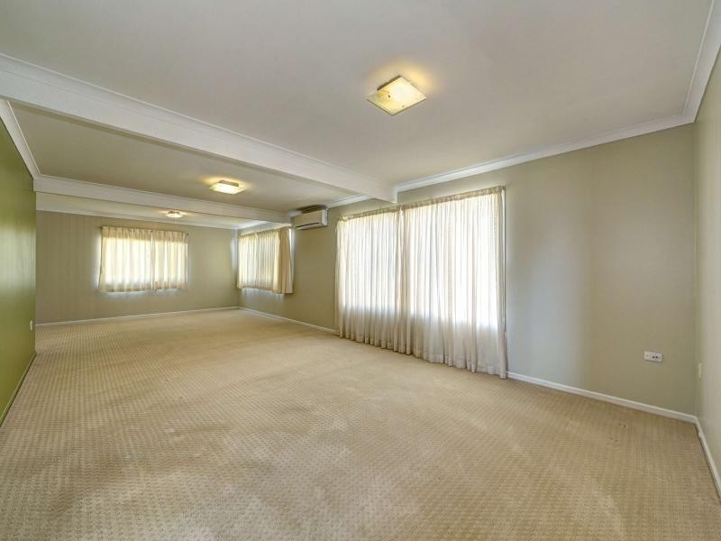 124 Elliott Heads Rd, Avenell Heights QLD 4670