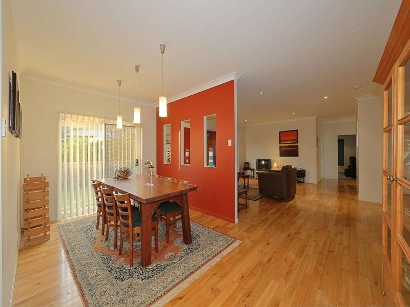 7 Janet Court, Coral Cove QLD 4670