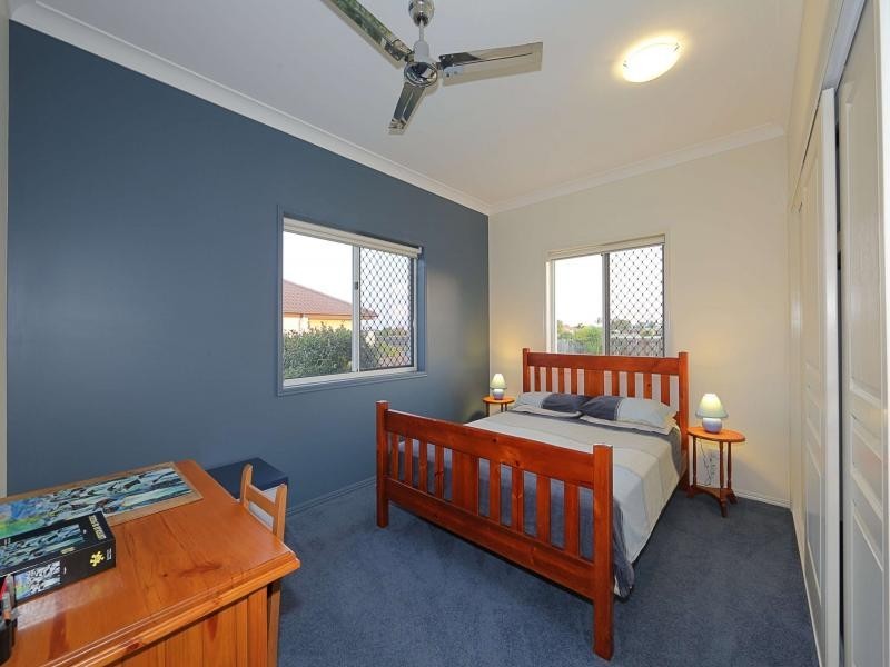 7 Janet Court, Coral Cove QLD 4670