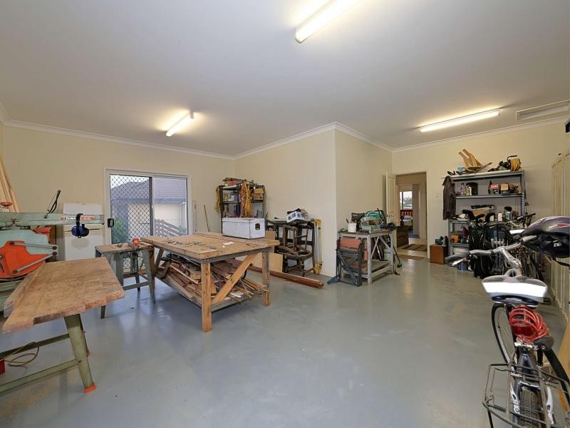 7 Janet Court, Coral Cove QLD 4670