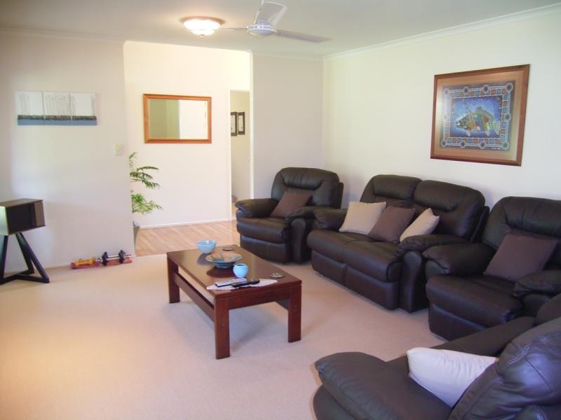 7 Cockatoo Cres, Gooburrum QLD 4670